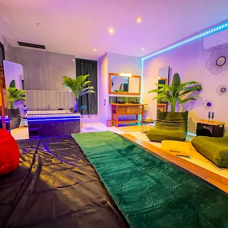 Serenity - Bonheur Love hotel *