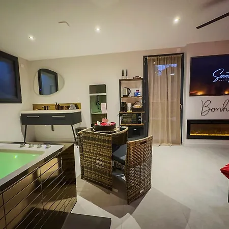 Serenity - Bonheur Love hotel